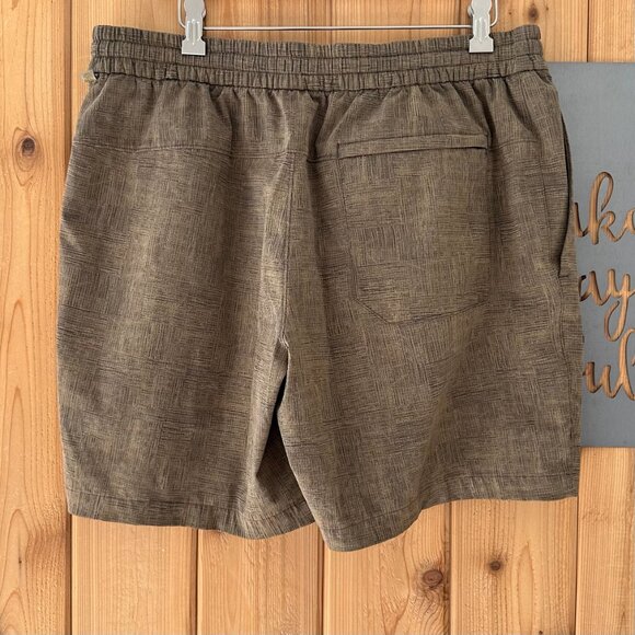 Lululemon Size Extra Large Bowline 8" Short in Offset Artifact  Graphite Gray - Picture 5 of 12